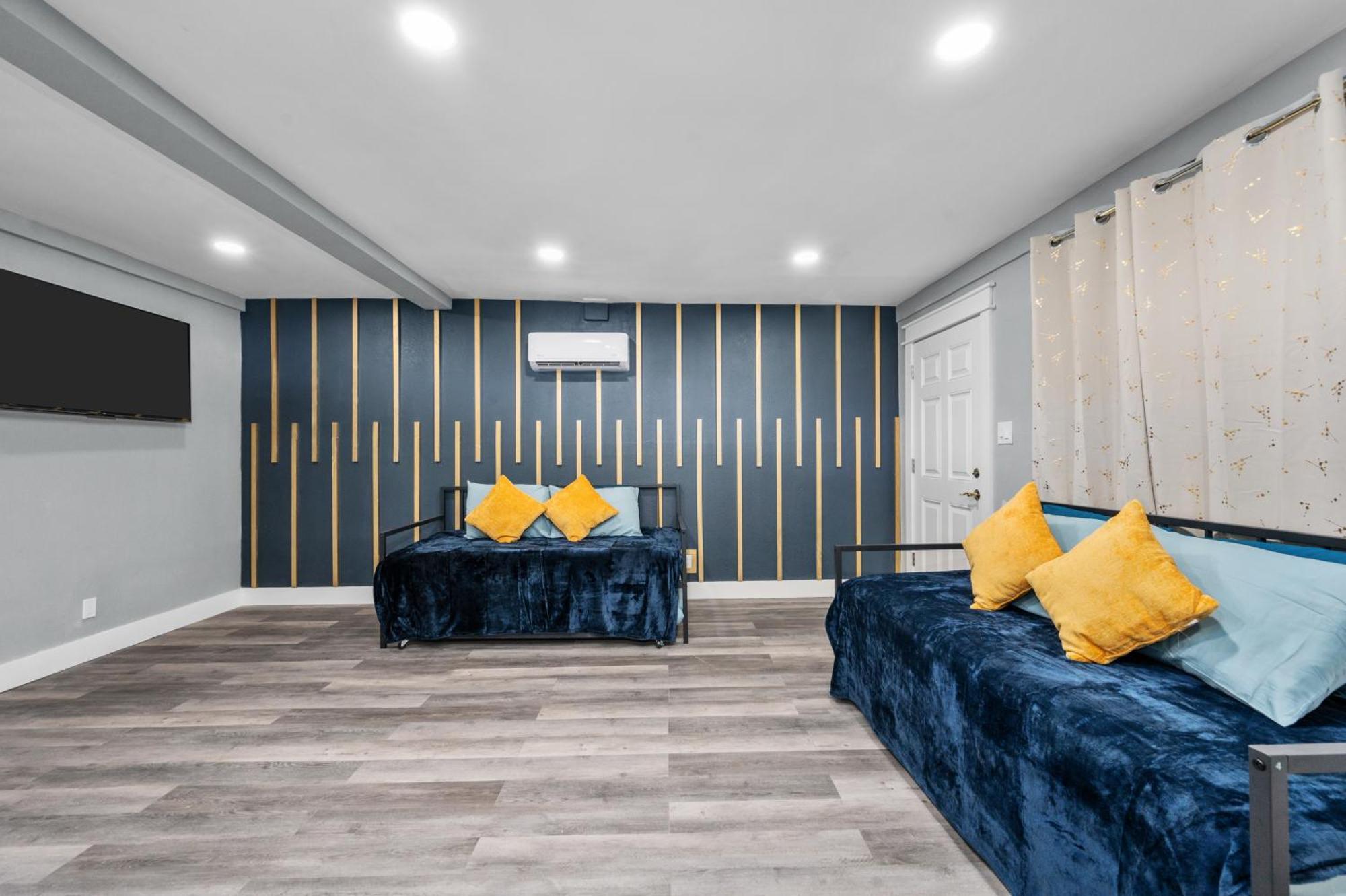 Modern 2Br City Center Getaway With Free Park Houston Esterno foto