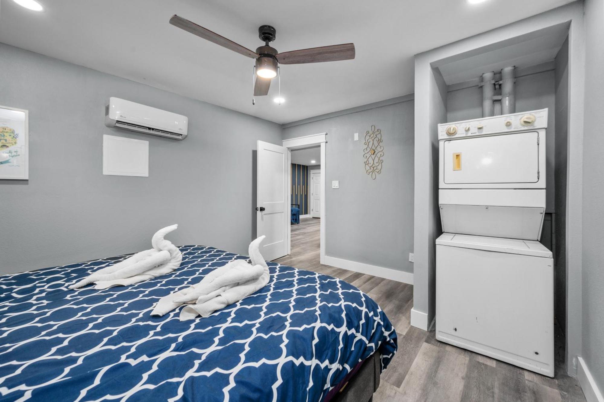 Modern 2Br City Center Getaway With Free Park Houston Esterno foto