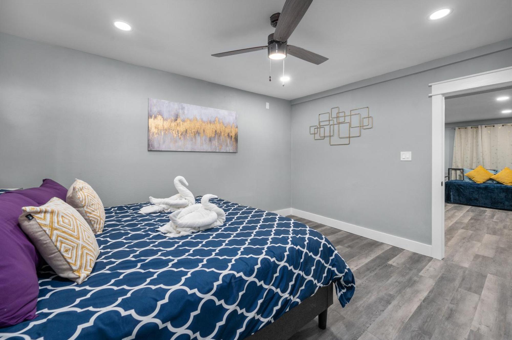 Modern 2Br City Center Getaway With Free Park Houston Esterno foto