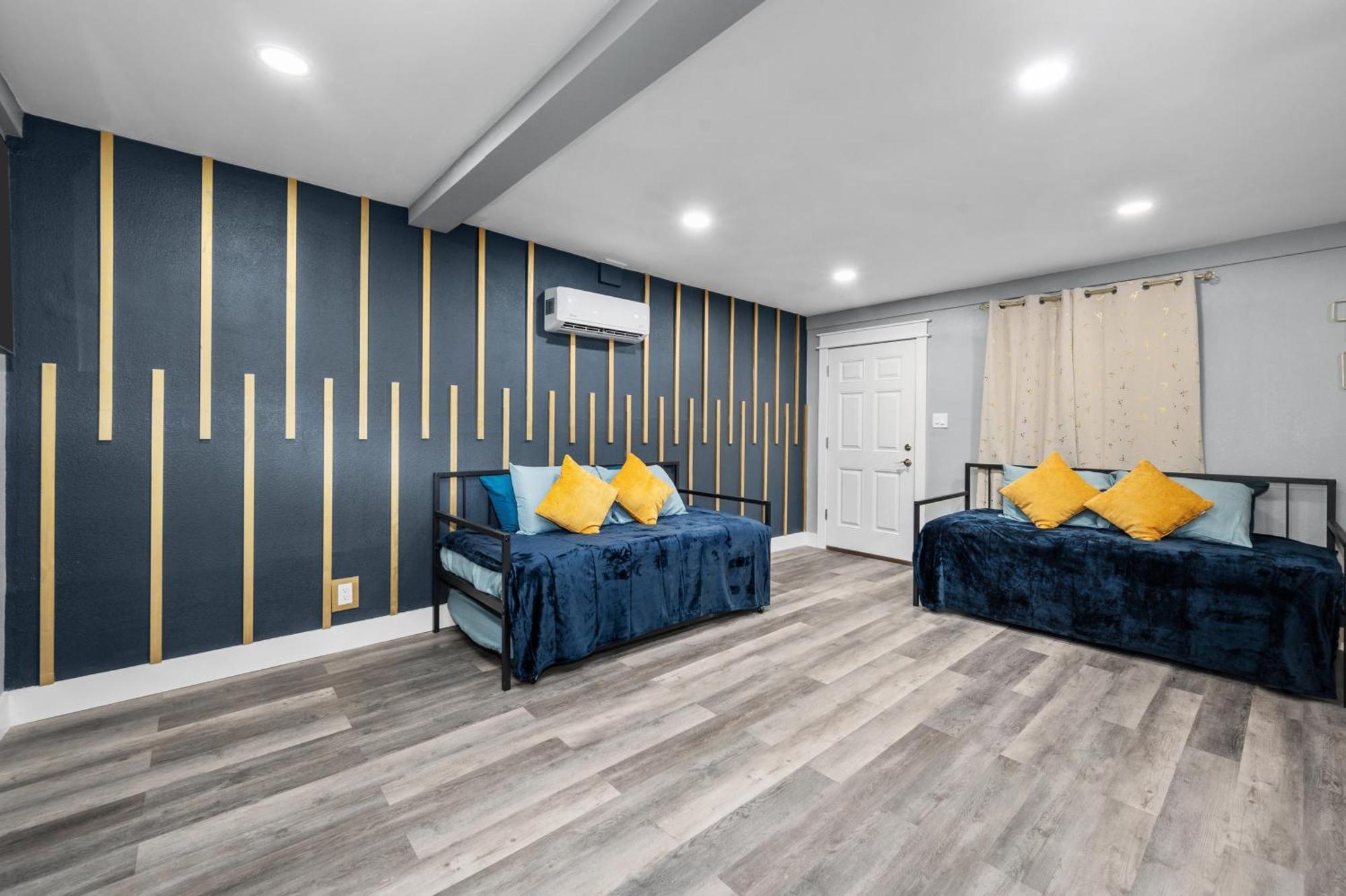 Modern 2Br City Center Getaway With Free Park Houston Esterno foto